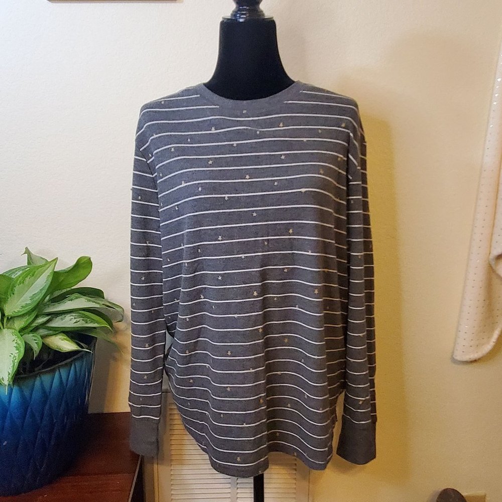 Stars Above Women's Top, Gray with white lines and gold stars, XXL